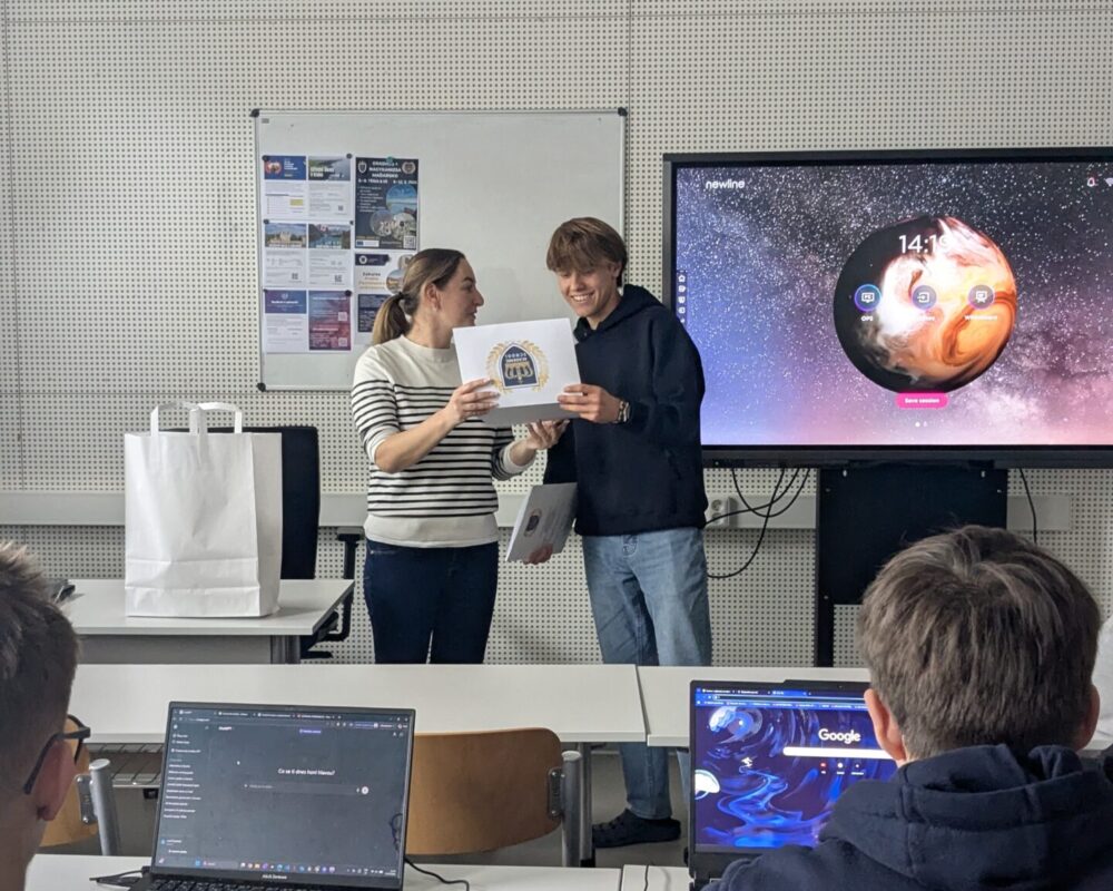 PXL_20260331_121930161.MP (1)